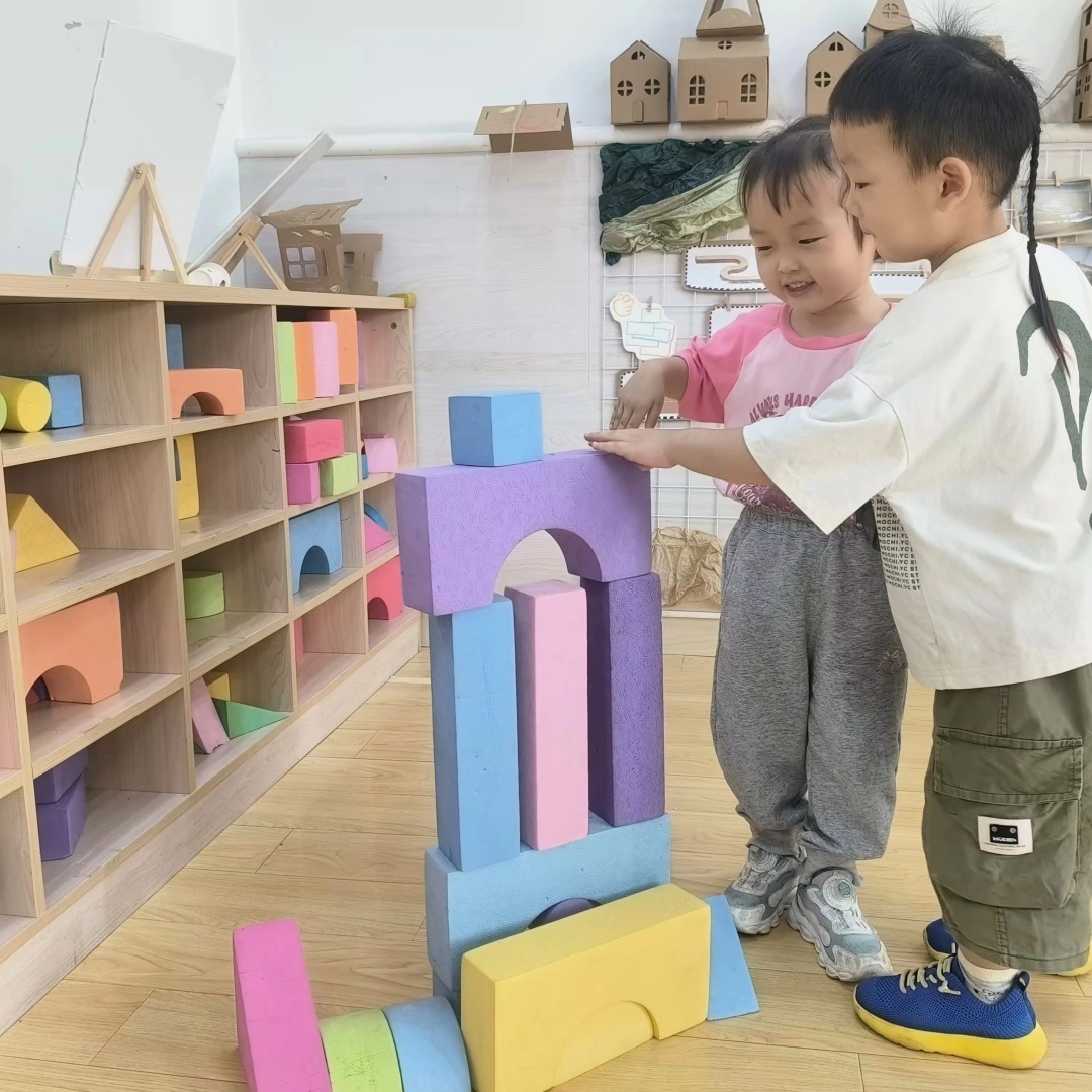 【生活燕幼·园区动态】下庙分园：“帮助弟弟妹妹”——新学期第一次儿童陶研会_html_5ac4f829.jpg
