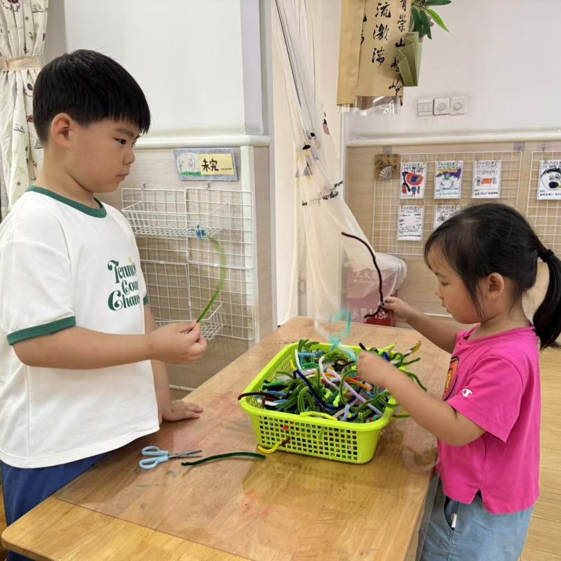 【生活燕幼·园区动态】下庙分园：“帮助弟弟妹妹”——新学期第一次儿童陶研会_html_7a7973df.jpg