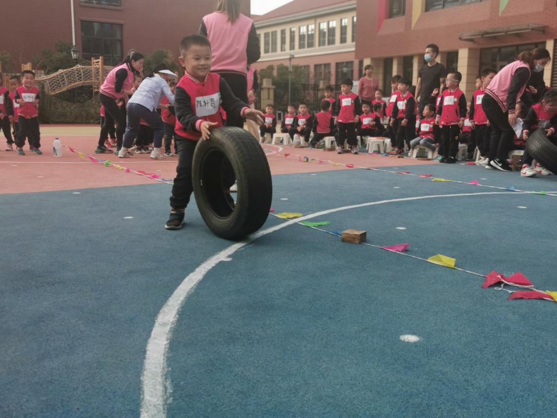 20201118【年级组动态】新城园区中班年级组运动会_html_1567ca84.jpg
