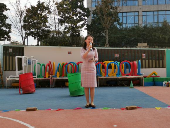 20201118【年级组动态】新城园区大班年级组运动会_html_5f8e7887.jpg