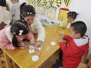 【生活燕幼·园区动态】燕幼中心园：“春风十里不如你，铿锵玫瑰绽芬芳”——三八妇女节活动_html_m29ffab07.jpg
