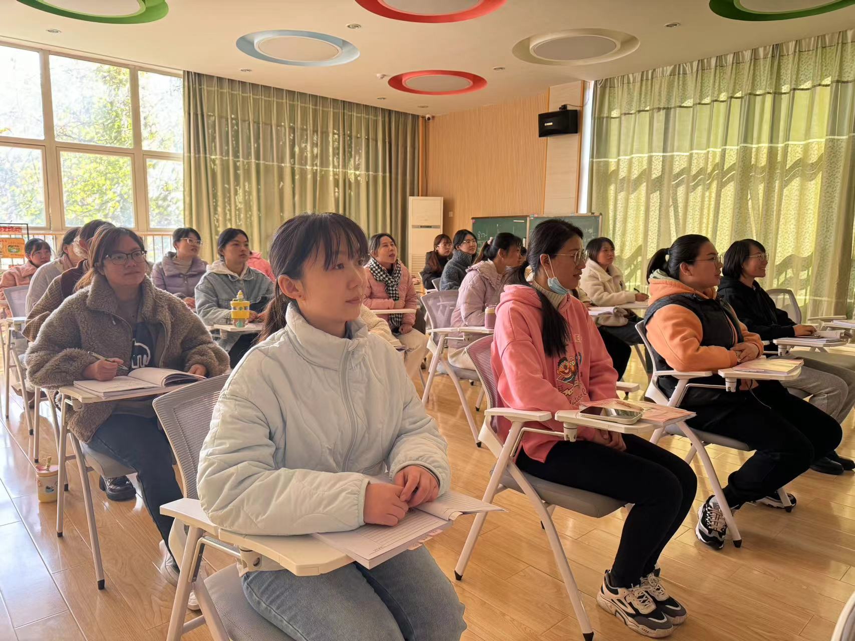 20231114【生活燕幼·园区动态】下庙分园：“家园合力，互助共赢”——家长工作培训（二）_html_1acb2374.jpg
