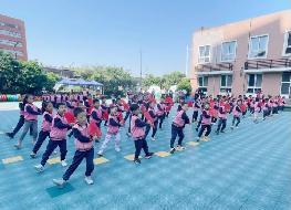 20230509【生活燕幼·园区动态】燕幼中心园：“拥抱春日 悦动成长”—班级早操评比暨体育技能比赛活动_html_5b14152d.jpg