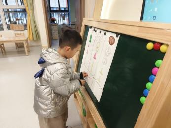 20241217 【生活燕幼·园区动态】燕鸣苑分园：“运动悦童心，亲子伴成长”——亲子运动会_html_2d88e56b.jpg