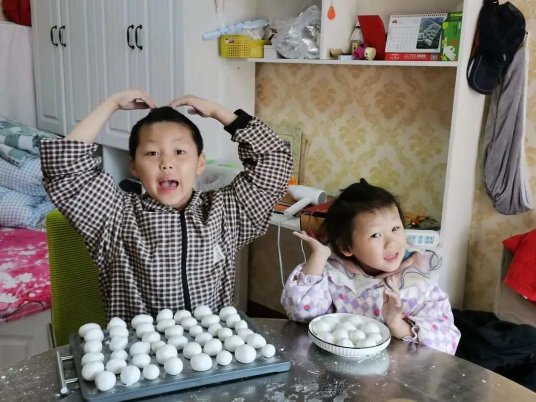 20240218【生活燕幼·园区动态】“新年齐动手，劳动乐无穷”——幼儿寒假日常生活劳动实践活动_html_6c3168e.jpg