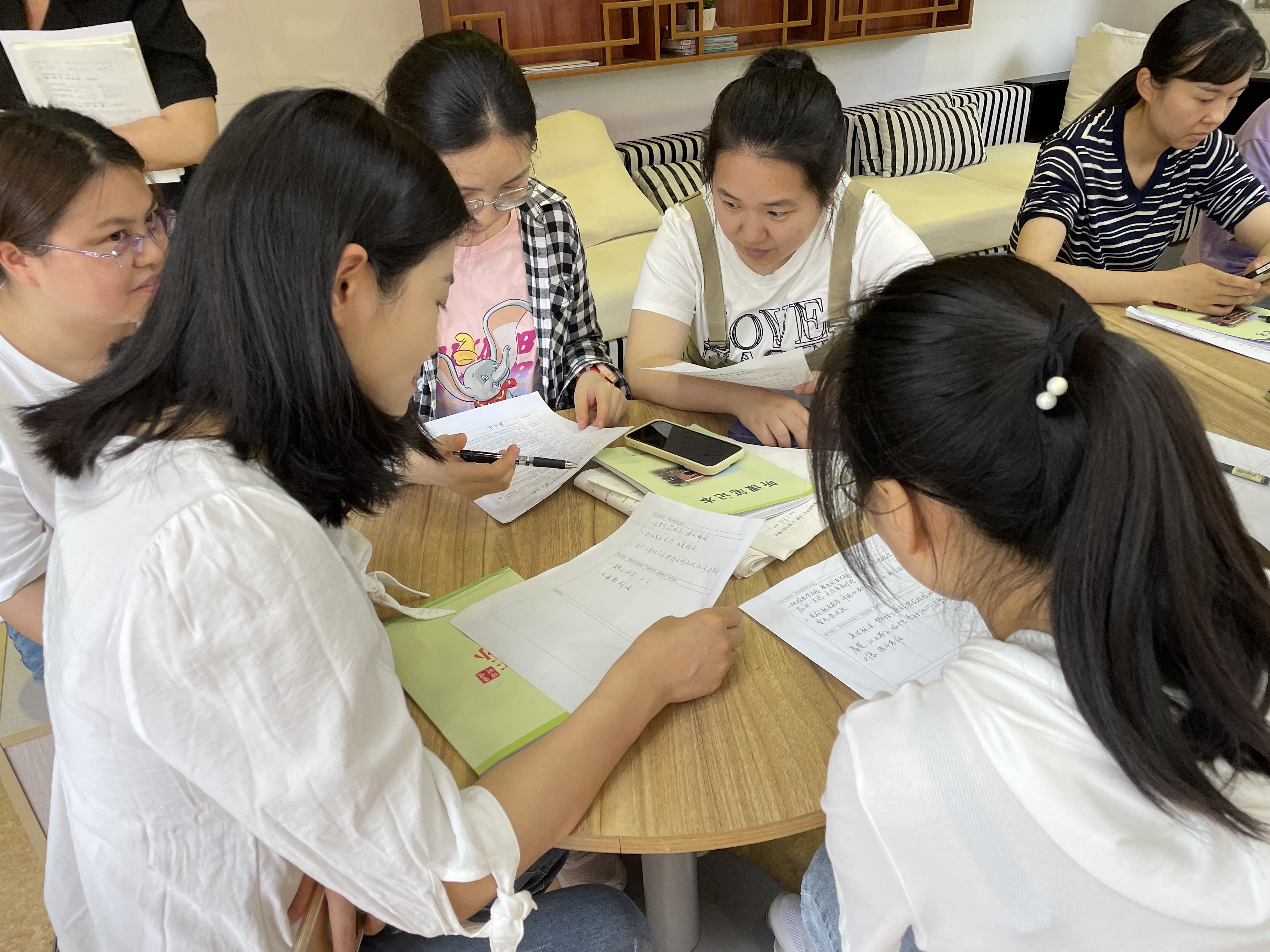 童言童语读童话，绘声绘色润心灵(1)_html_405fd627.jpg