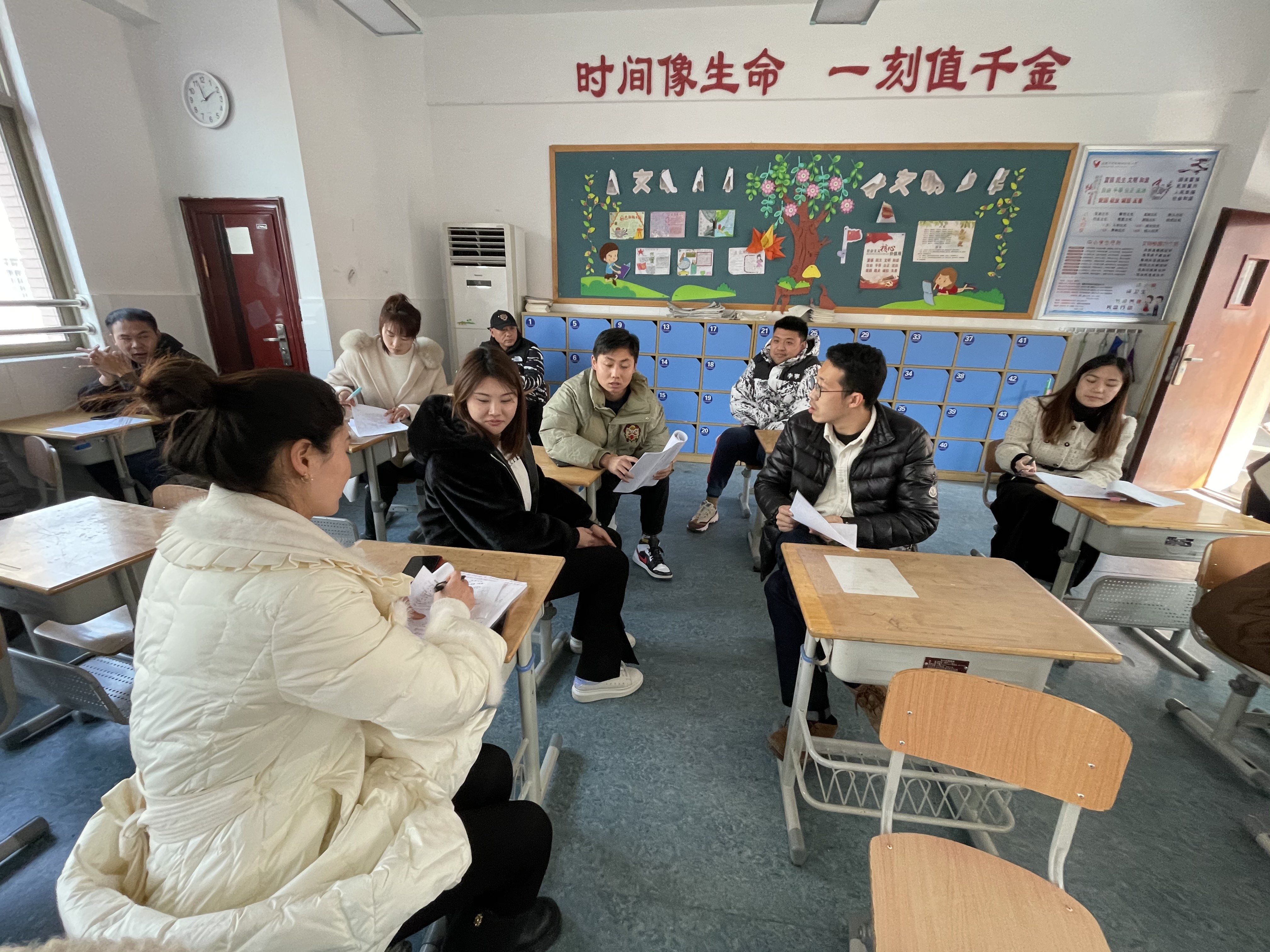 【养正颐小·教学】凝心聚力，奋发“兔”强——中电颐和家园小学综合组第一次集体备课_html_2261c5f3.jpg