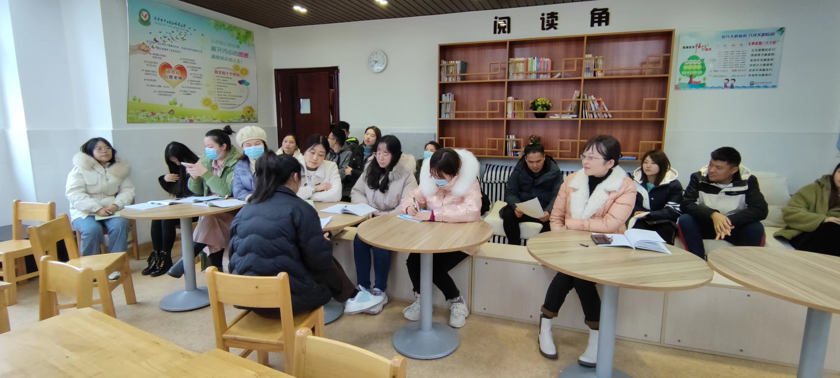 1_综合组教研美术组新闻报道12.2日(1)_html_m6563f90c.jpg
