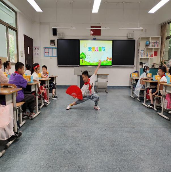 【养正颐小.德育】快乐来袭，嗨翻六一(2)(1)(1)_html_29dc2b66.jpg
