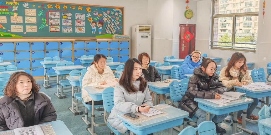 2025.1.14 【养正颐小·教学】敬过往·致远方——英语组期末质量分析会_html_7c9253a9.jpg