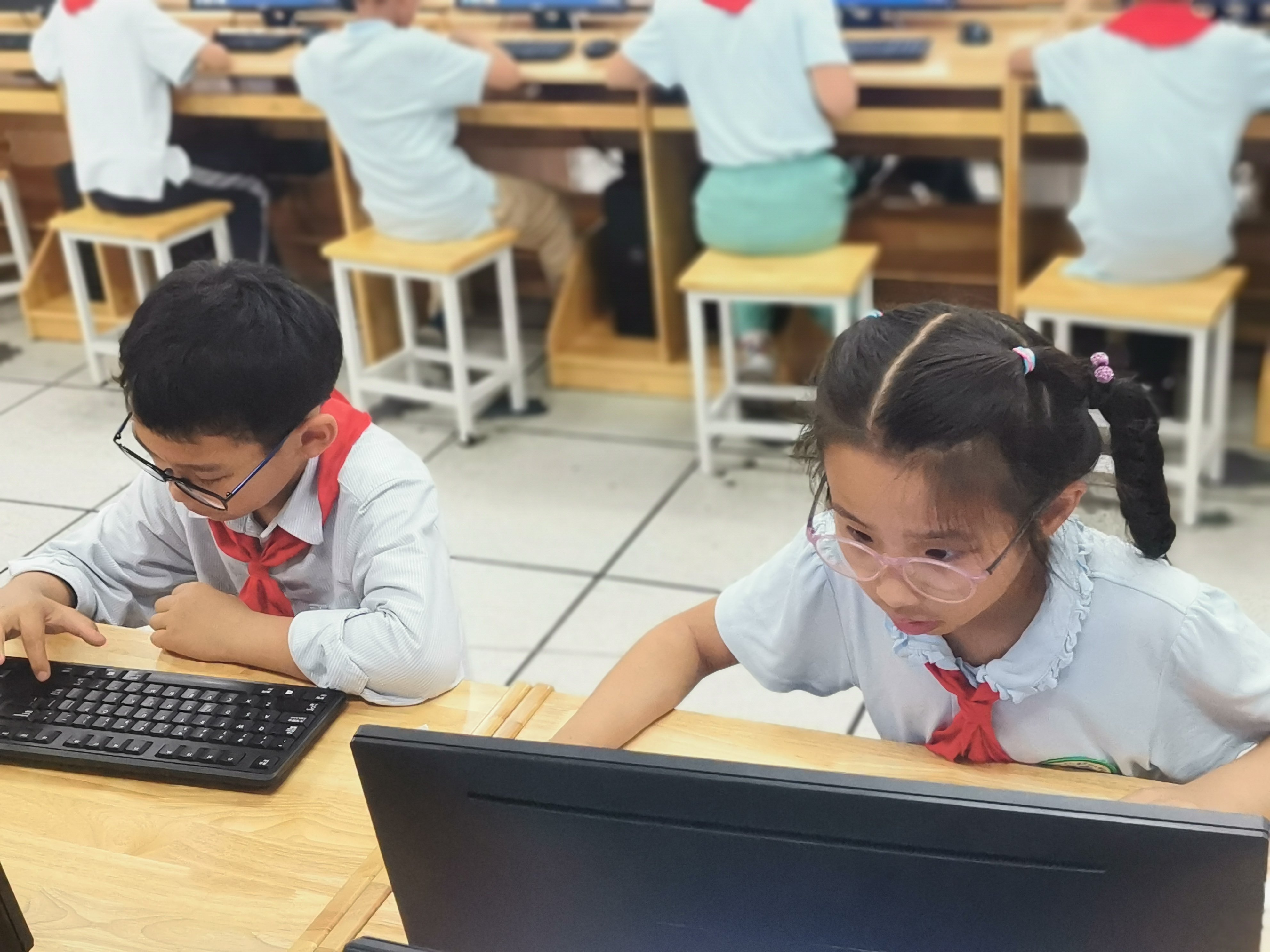 附中仙小南邮校区举行键盘打字比赛活动_html_mccc6780.jpg