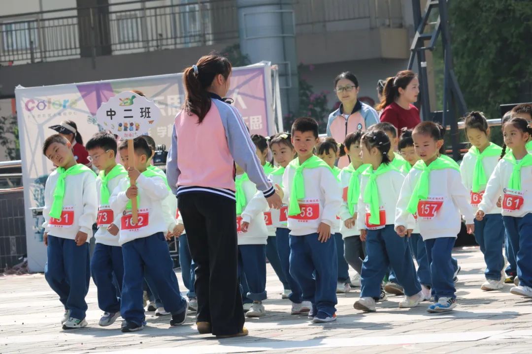 临时_html_7d8d6915.jpg