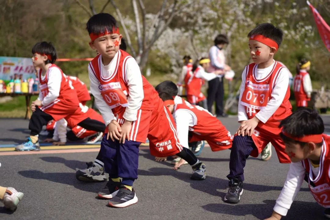 临时_html_774be646.jpg