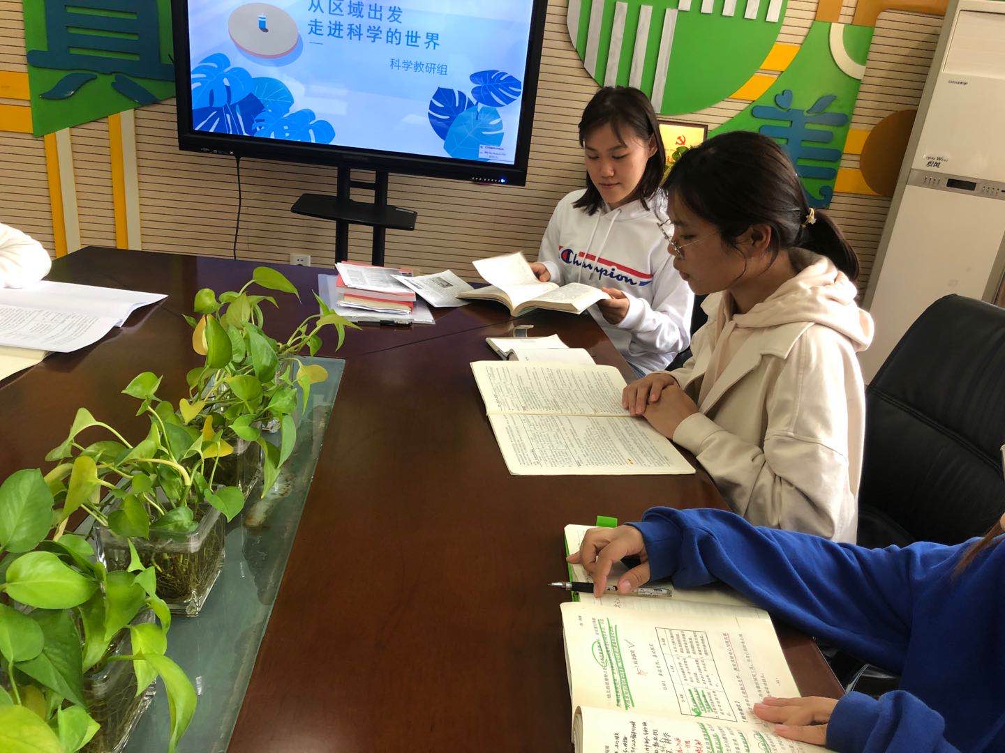 阅读《指南》.jpg 阅读《指南》.jpg