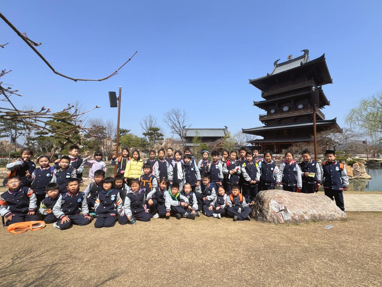 2025.3.24-叶梦瑶-【大爱青秀·德育】揽韵园博园，寻春栖霞山(1)_html_m37291777.jpg