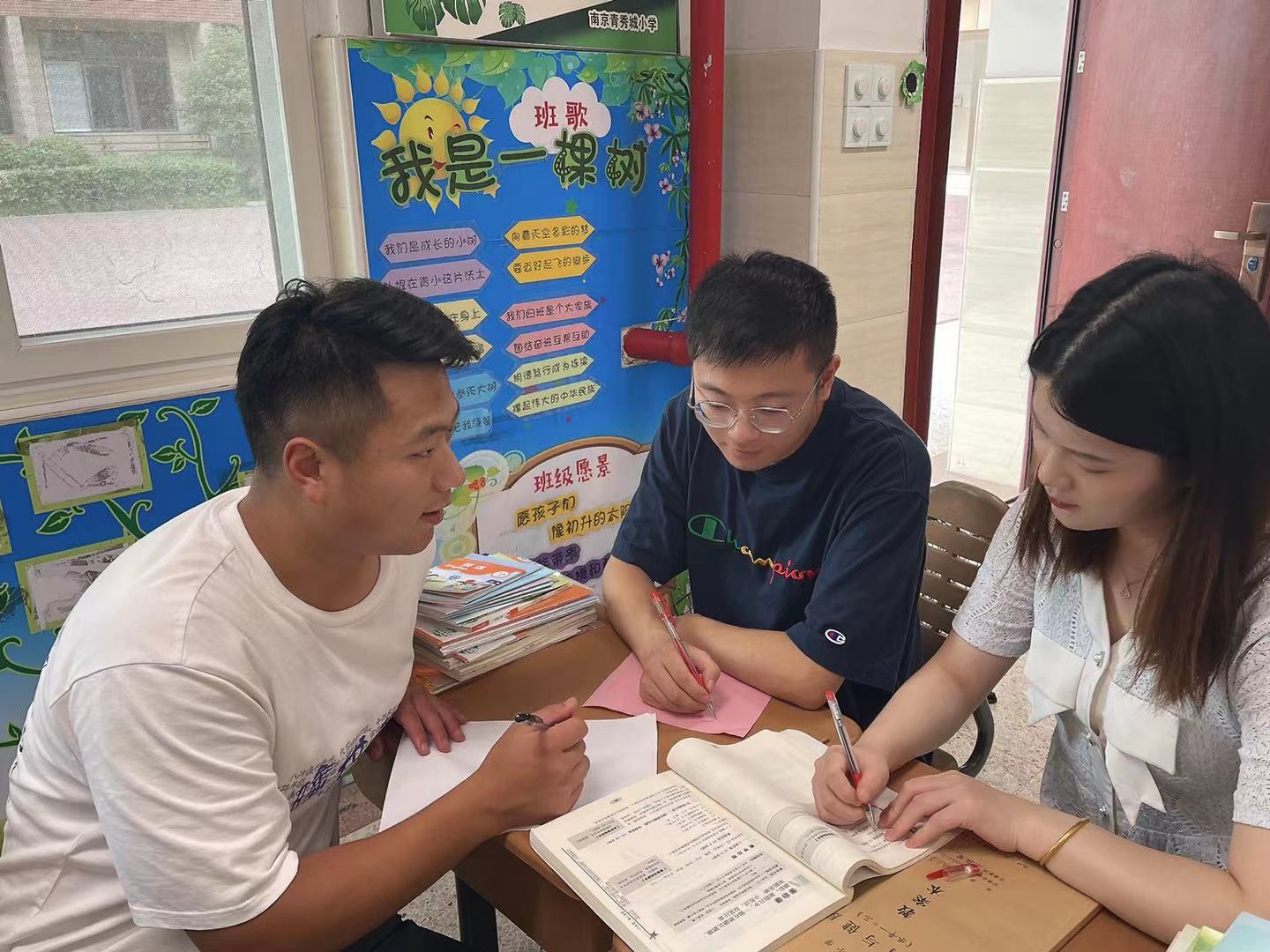 9月6日青秀城小学第一次集体备课新闻报道_html_m564b8eee.jpg