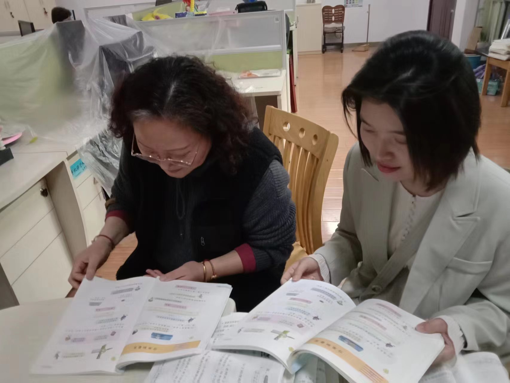 凝聚智慧    奋力前行_html_f93162c.jpg