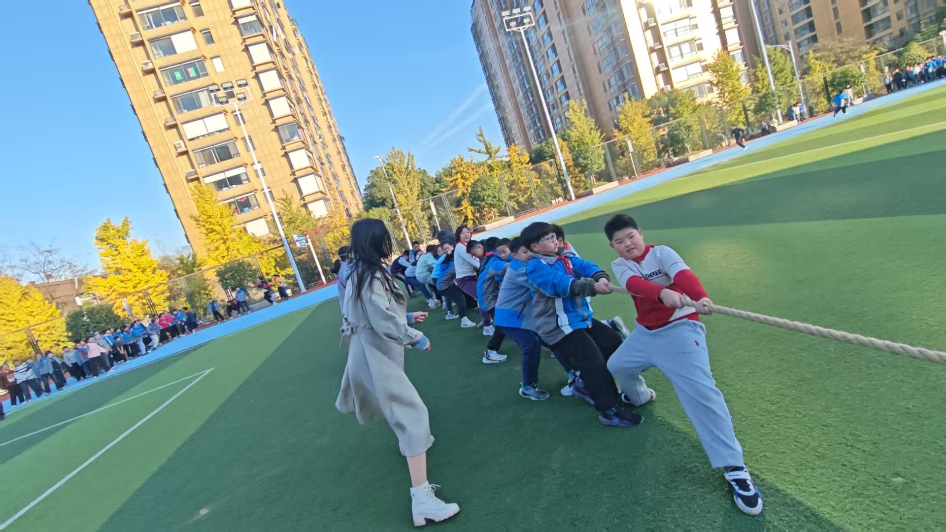 4.拔河比赛_html_m75b24d1d.jpg