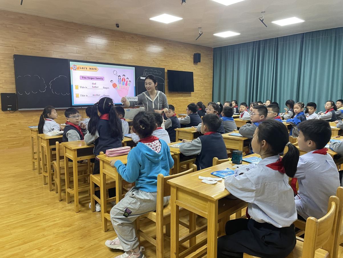 【大爱青秀·教学】新材引领启新程，活动践行展风采