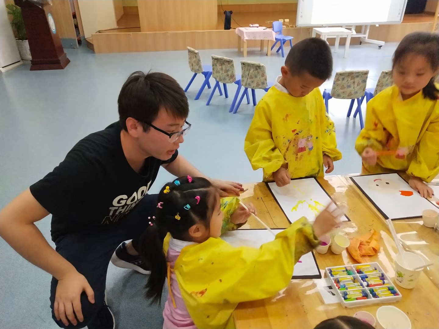 【乐活龙幼·党建】让青春在奉献中闪光——龙潭幼儿园吴俊老师先进事迹