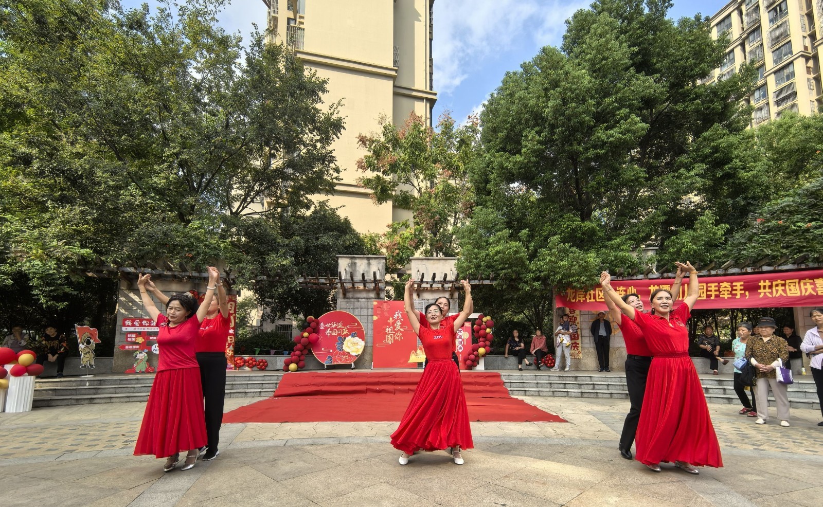 【乐活龙幼·乐享童年】“童真迎国庆 红色润童心” ——龙潭幼儿园龙景分园迎国庆系列活动
