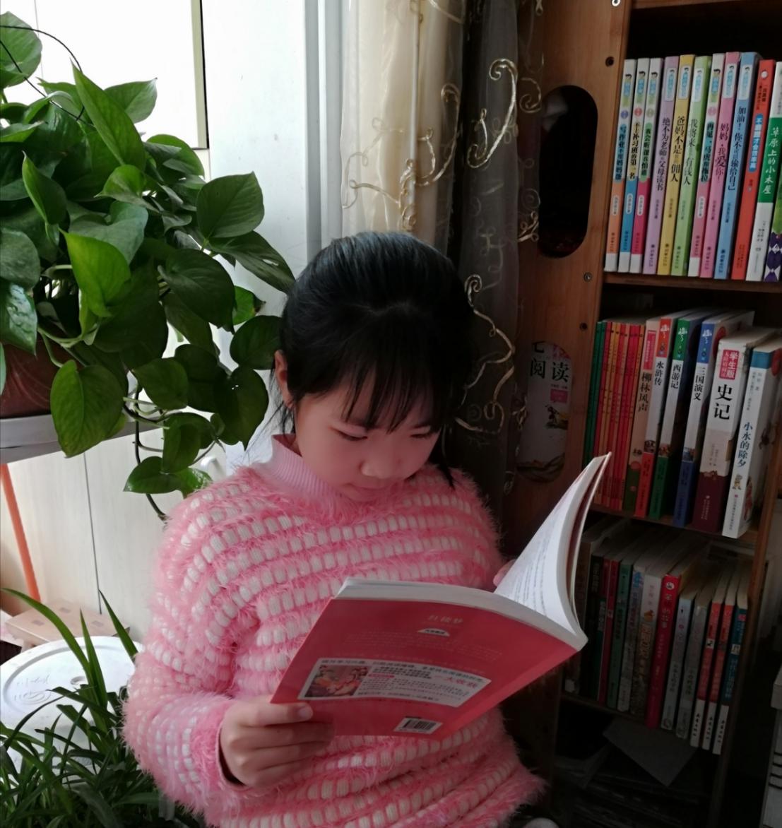 五（4）班＋尹睿＋课外阅读推荐通讯稿_html_m5028b78.jpg