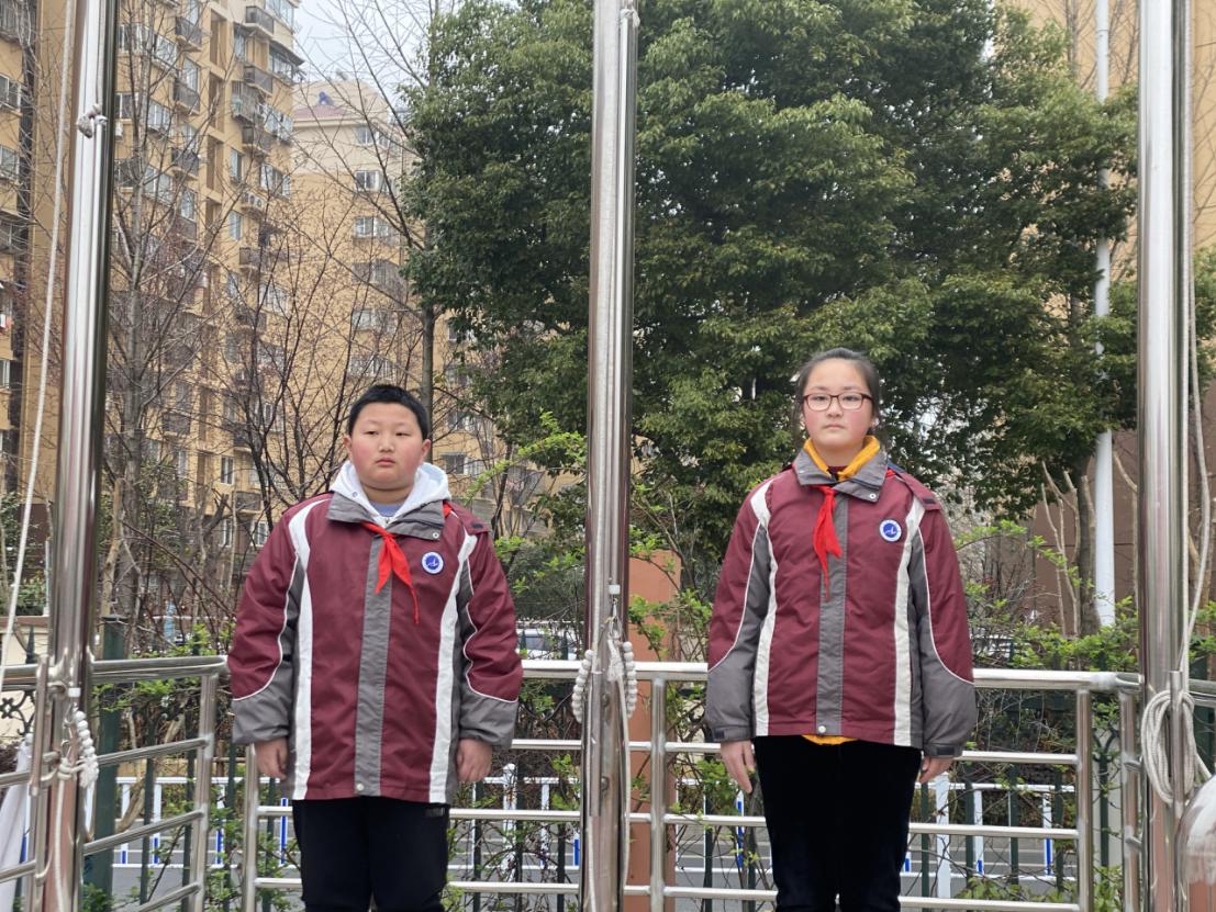 3月8日升旗仪式新闻稿_html_75455e86.jpg