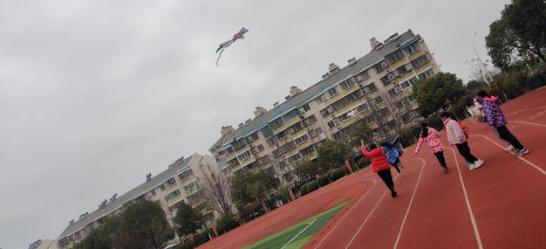 20210312“减压放松，快乐学习”毕业班减压心理活动（周悦写）_html_6d7c58ec.jpg