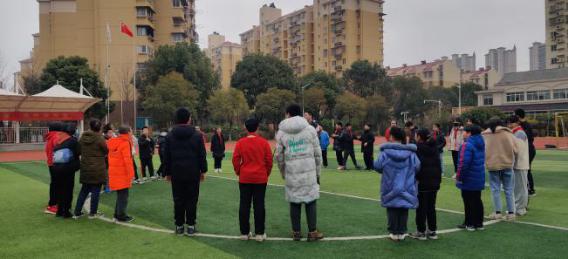 20210312“减压放松，快乐学习”毕业班减压心理活动（周悦写）_html_3ce9882a.jpg