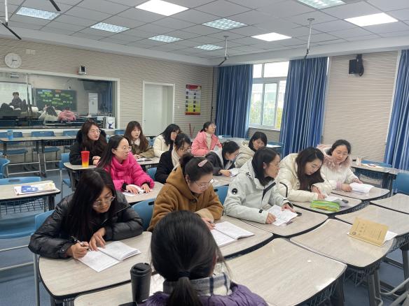 20240318南湾营小学英语组报道——记栖霞区小学英语教研员陈红老师课堂教学指导_html_m46c0ecb1.jpg