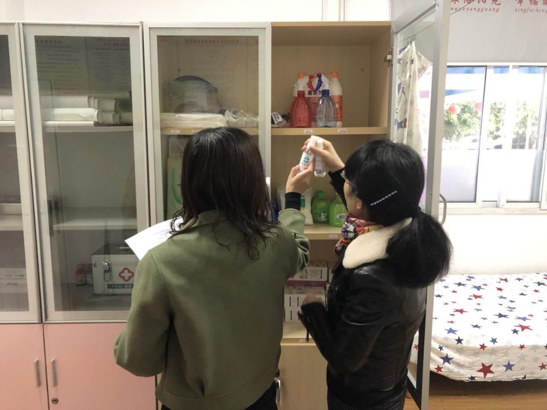 南湾营小学迎接区教育局安全大检查_html_m3de6867b.jpg