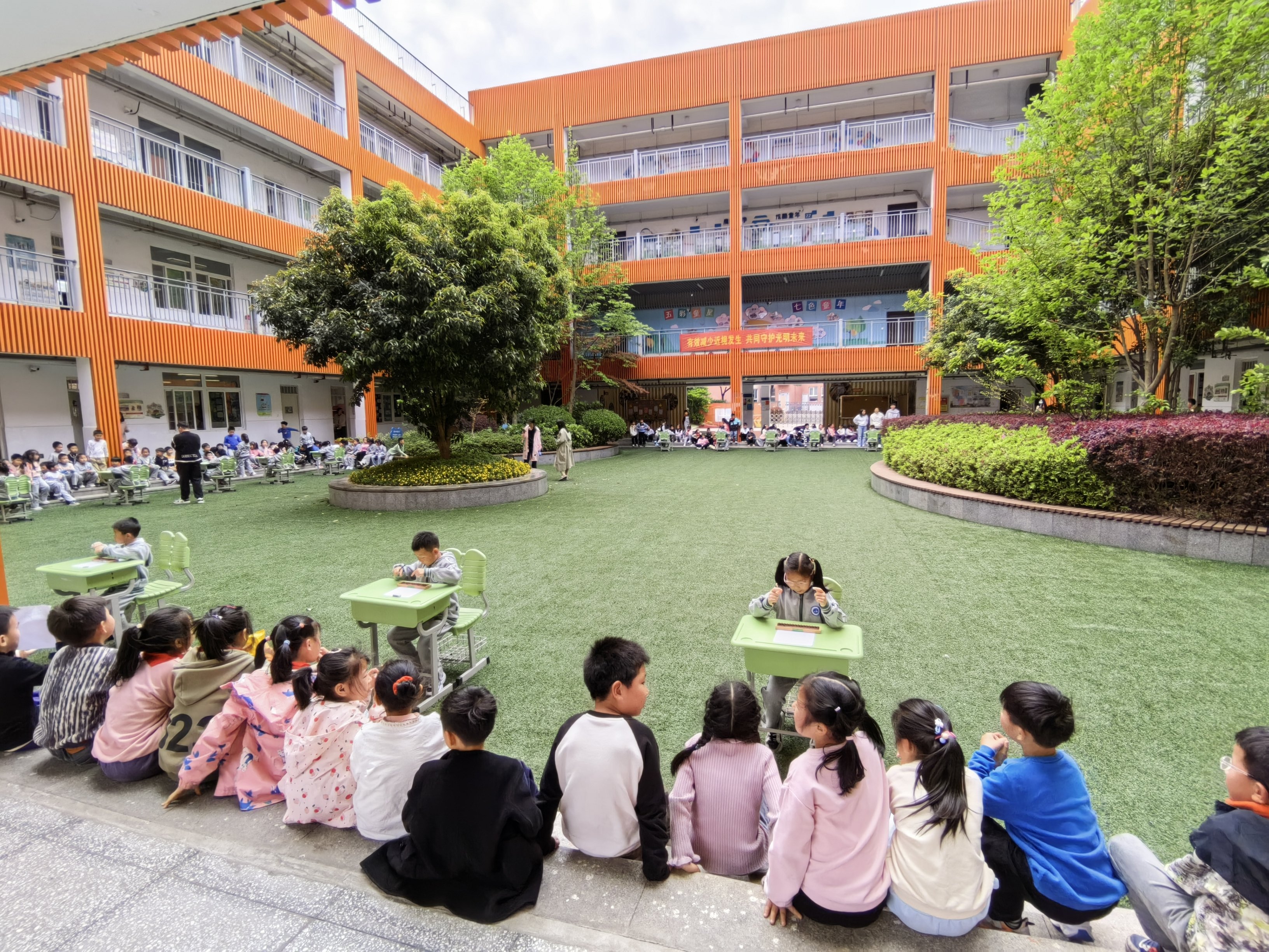 20240410一二年级珠心算展示报道_html_mca7e5bd.jpg