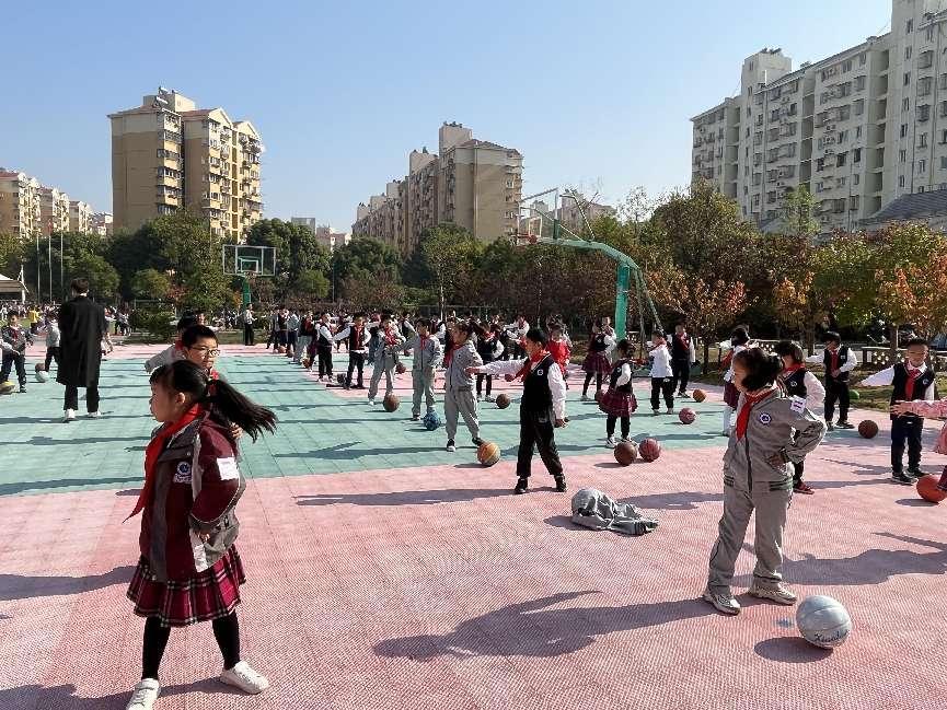 2022.11.15大课间比赛_html_5eac40ab.jpg