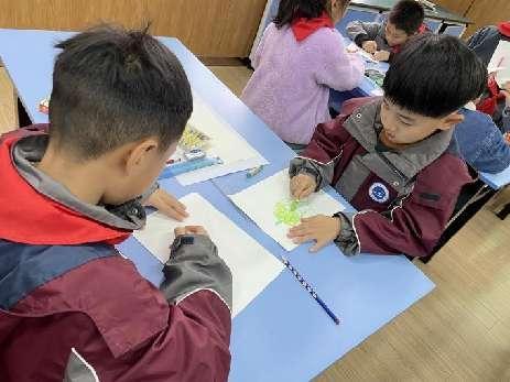 20221123曹丽丽童学课堂报道_html_7128b119.jpg