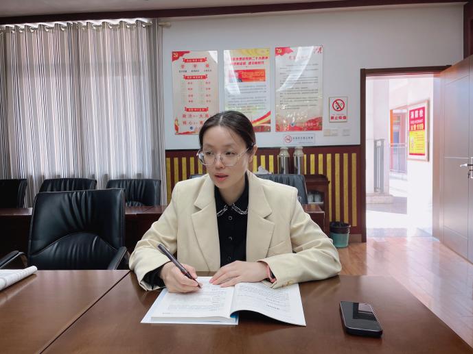 20240426王莉君英语组校本研修报道_html_m1024a205.jpg