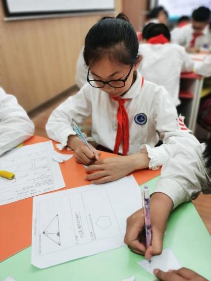 20210525数学区级教研活动报道_html_51b340d5.jpg