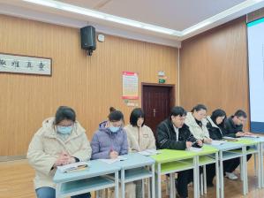 20221207语文大组教研报道_html_6dc0a702.jpg