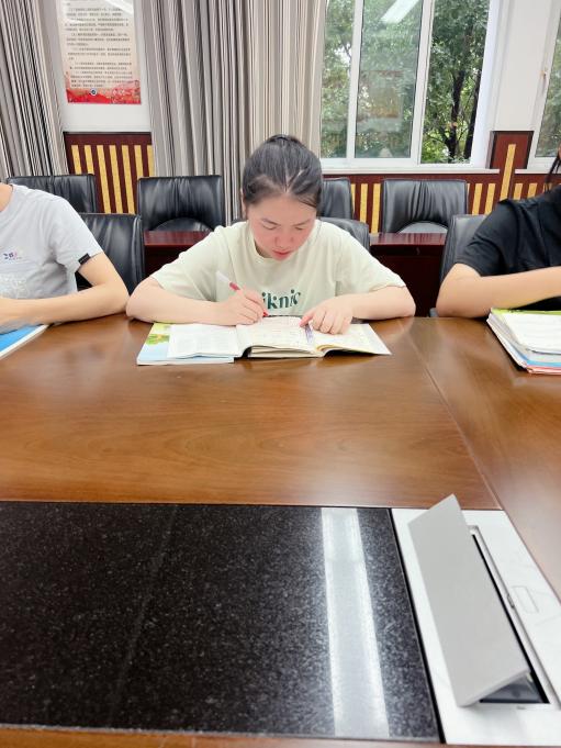 20230920数学备课组活动报道_html_747ceab.jpg