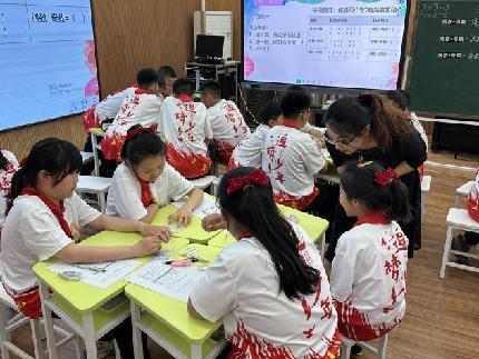 20250507周悦童学课堂报道_html_59df331d.jpg