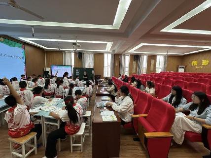 20250507周悦童学课堂报道_html_m7b7c6094.jpg