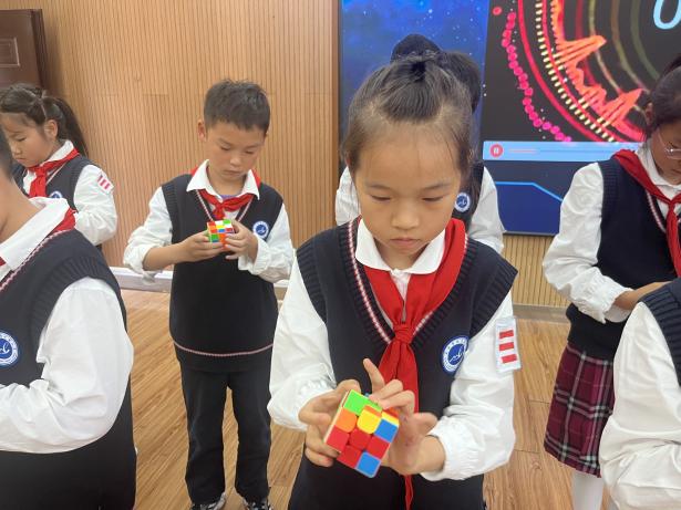 20240530数学节魔方比赛_html_67556702.jpg