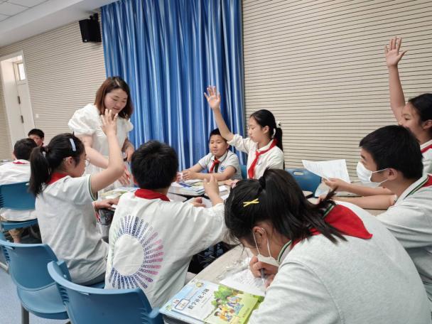 20240522黄娴童学课堂报道_html_m4d75a7c2.jpg