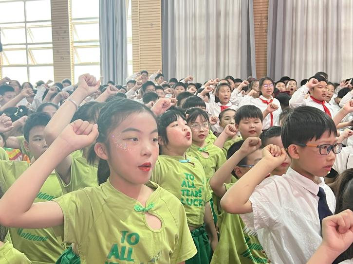 20240531六一汇演报道（李嘉靓写）_html_m54152040.jpg
