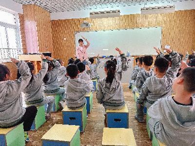 20230510唱响队歌  有你有我(邱仁)_html_m3aaa91b7.jpg