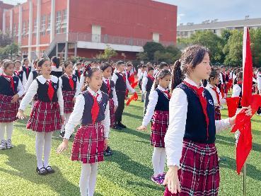 南京市南湾营小学建队日主题活动报道_html_44ea3eca.jpg