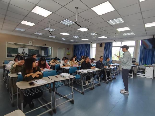 20231011数学组校本教研报道_html_3e6cf7d9.jpg