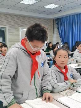 20231107语文组童学课堂报道_html_9e365bf.jpg