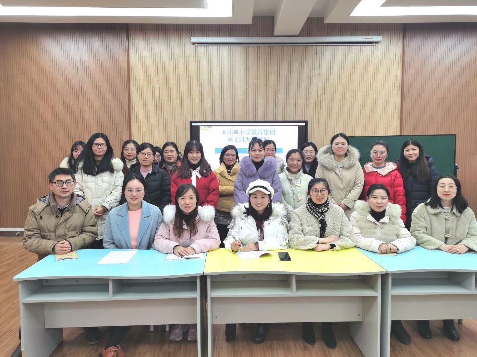 弘扬爱国情 共效爱国志--新闻稿_html_4c68d4a8.jpg