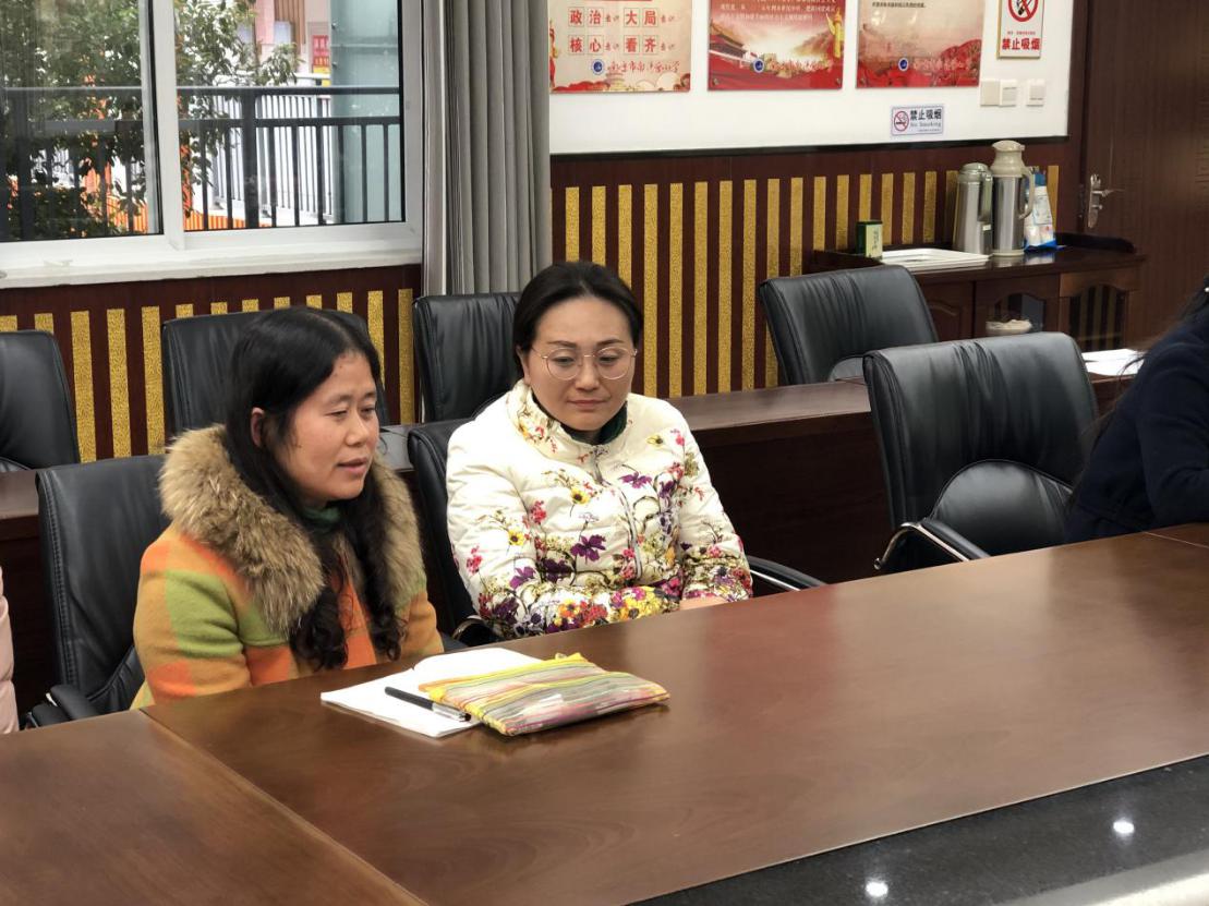 南湾营小学党支部讨论接收预备党员支部大会_html_78d35d6c.jpg