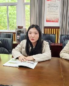 专家引领促成长，校本研修共提升_html_1e7d5f7a.jpg